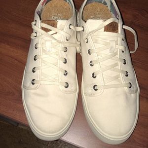 Toms 10.5 travel lite! In good condition